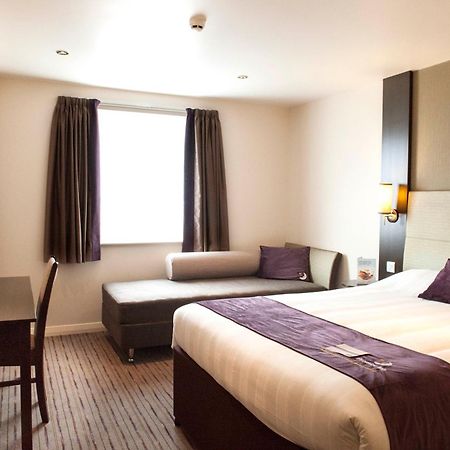 Premier Inn Birmingham City Centre Broad Street מראה חיצוני תמונה