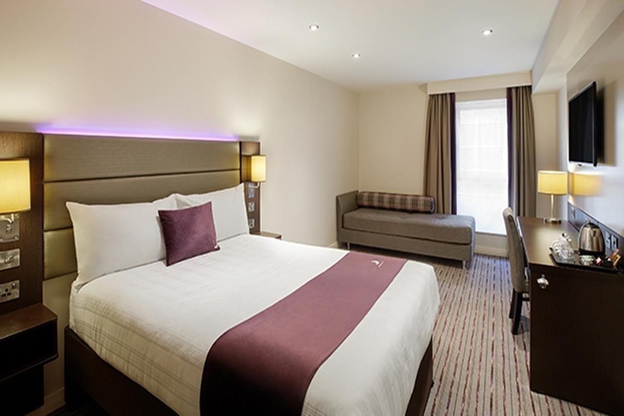 Premier Inn Birmingham City Centre Broad Street מראה חיצוני תמונה