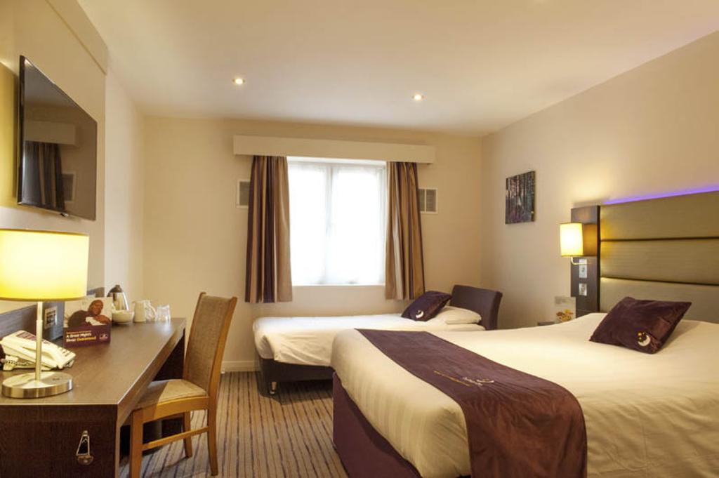 Premier Inn Birmingham City Centre Broad Street מראה חיצוני תמונה