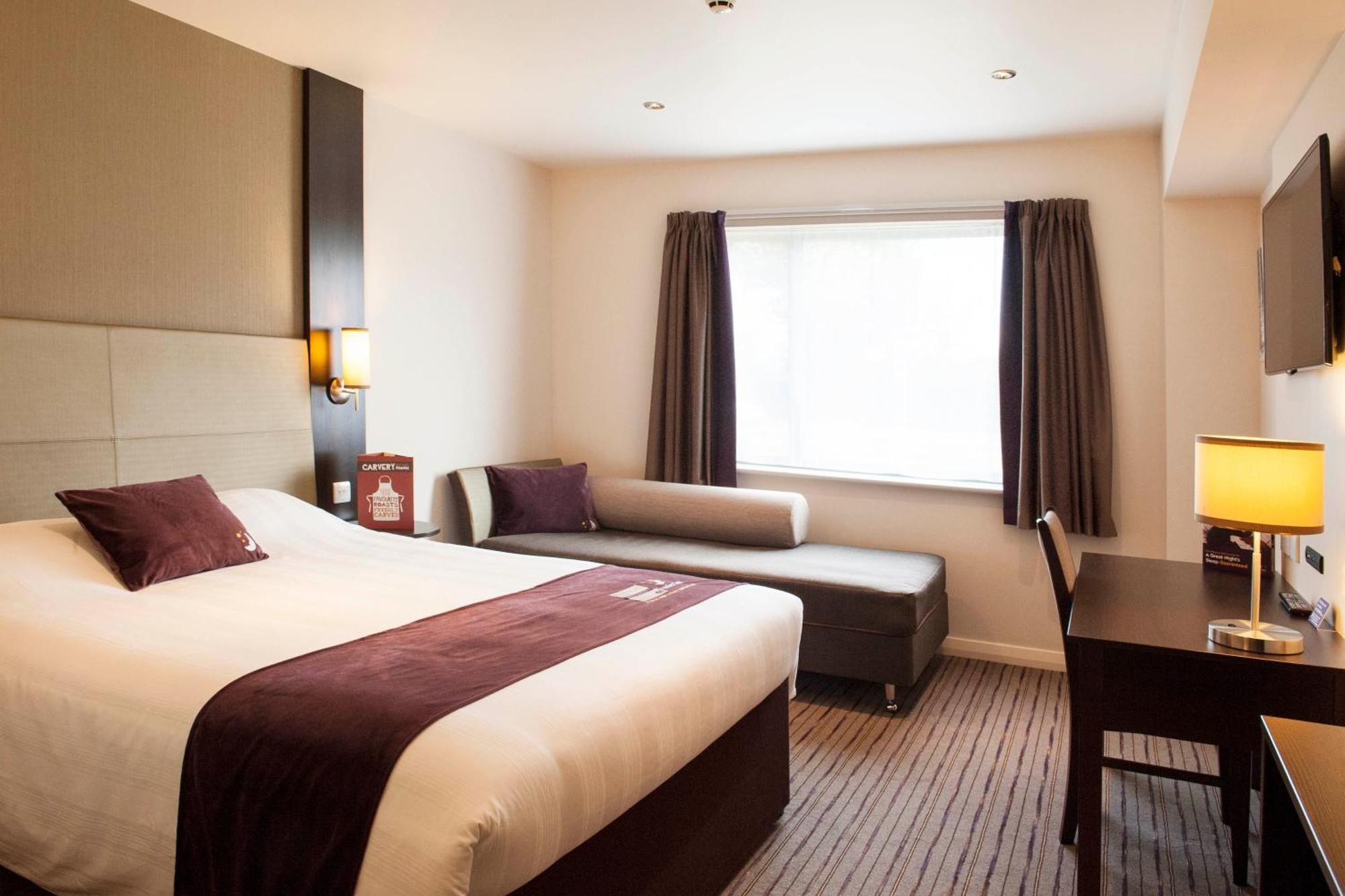 Premier Inn Birmingham City Centre Broad Street מראה חיצוני תמונה